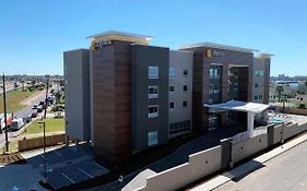 La Quinta Inn & Suites By Wyndham Galveston North At I-45