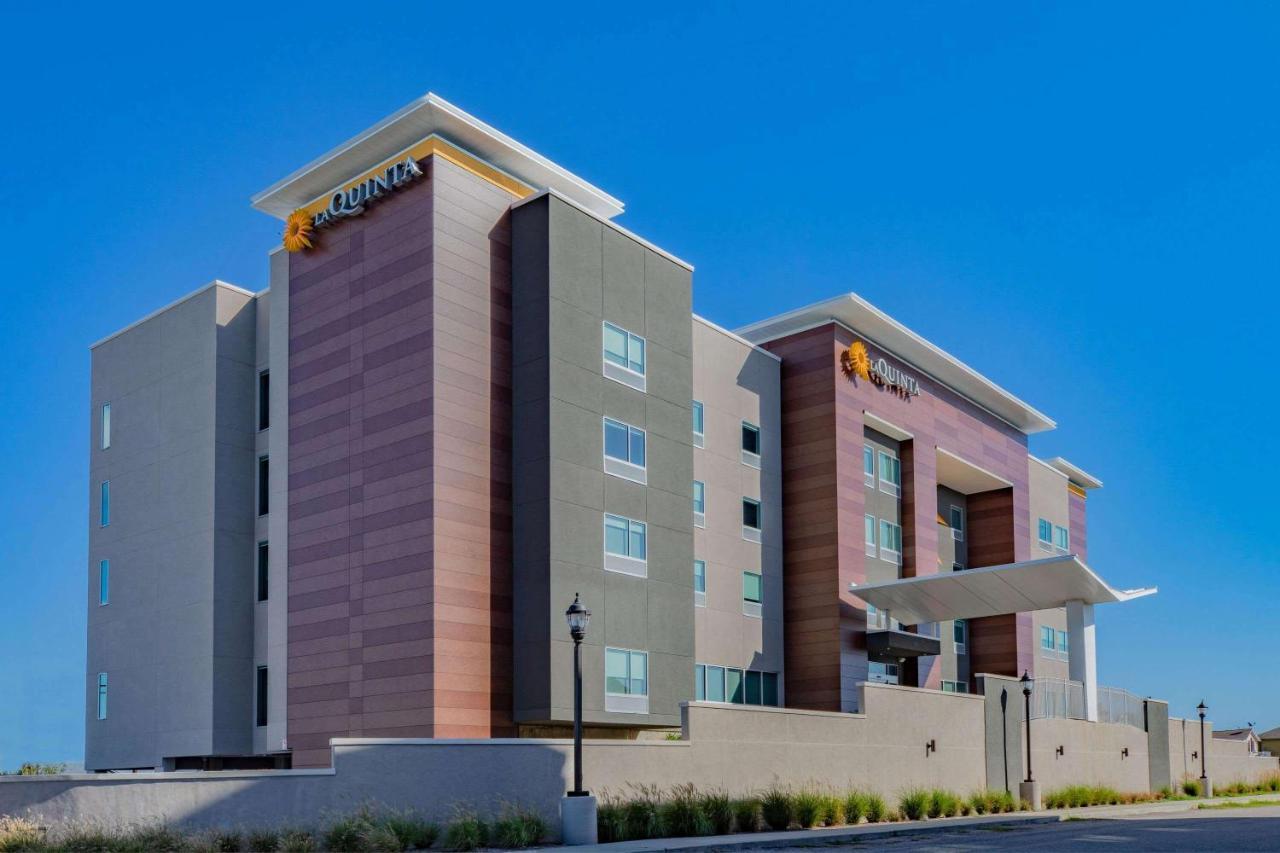 La Quinta Inn & Suites By Wyndham Galveston North At I-45 Exterior photo